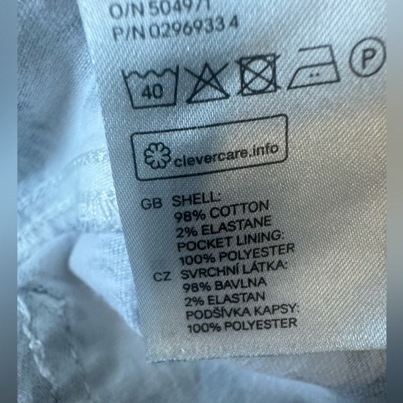 H and M feather print hot pants. - Picture 7 of 11